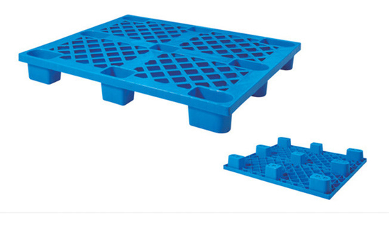 Soluzione di imballaggio efficiente con pallet di plastica impilabile Nine Foot Style