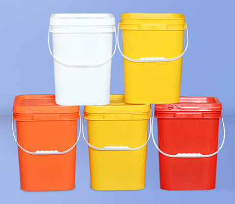 Bottile di plastica quadrata bianca resistente a sostanze chimiche con manico e coperchio