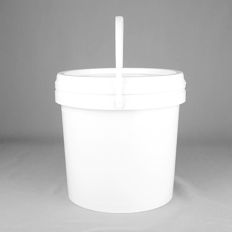 Superficie liscia 1.5mm secchio di plastica con coperchio di sigillo e maniglia di metallo per vernice idrica rivestimento chimico alimentare