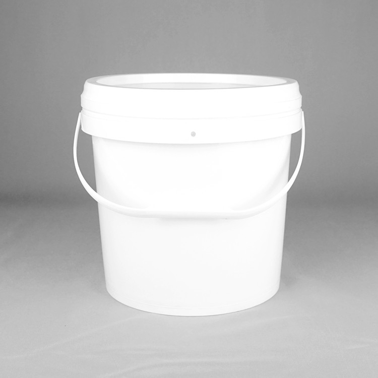 Superficie liscia 1.5mm secchio di plastica con coperchio di sigillo e maniglia di metallo per vernice idrica rivestimento chimico alimentare