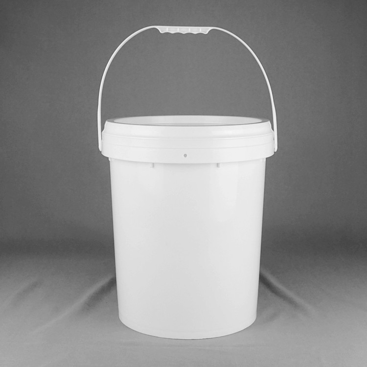 Botti di plastica da 5 galloni bianchi con guarnizione per un deposito versatile