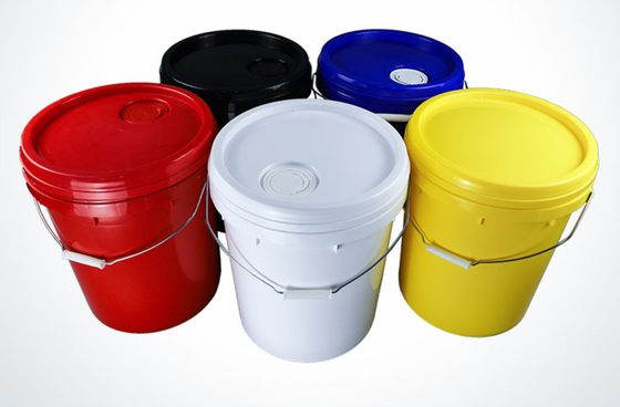Secchio di plastica dell'olio con il coperchio - varie dimensioni disponibili