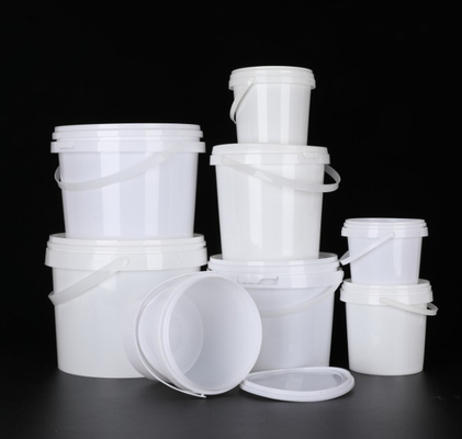 Bottine di plastica di qualità alimentare bianca con coperchio 1L-5L Capacità Maniglia riciclabile libera da BPA -40°F a 180°F Temperatura