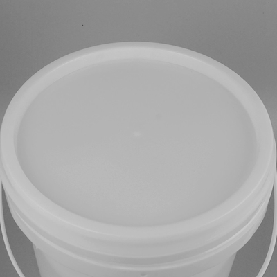 Benvenuto dell'OEM contenitori di stoccaggio di plastica Pail With Lid bianca della pittura da 9 litri
