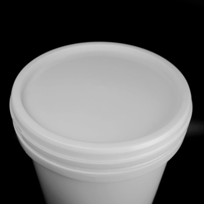 secchi accatastabili di plastica 20L con i coperchi