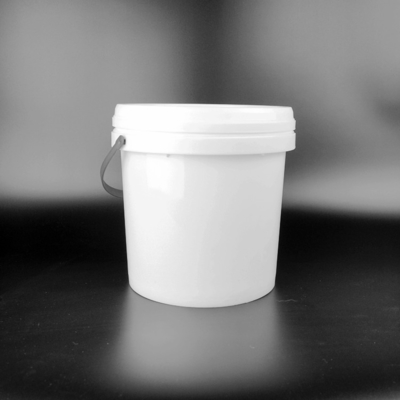 Secchio di plastica rotondo 5L con il coperchio