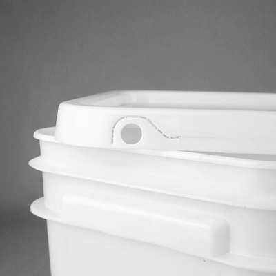 Bottile di plastica quadrata di qualità alimentare resistente agli urti e varietà di opzioni di stampa