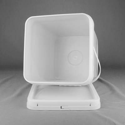 Bottile di plastica quadrata bianca resistente a sostanze chimiche con manico e coperchio